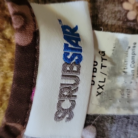 Scrub top 💓3/15💓 - Picture 2 of 2